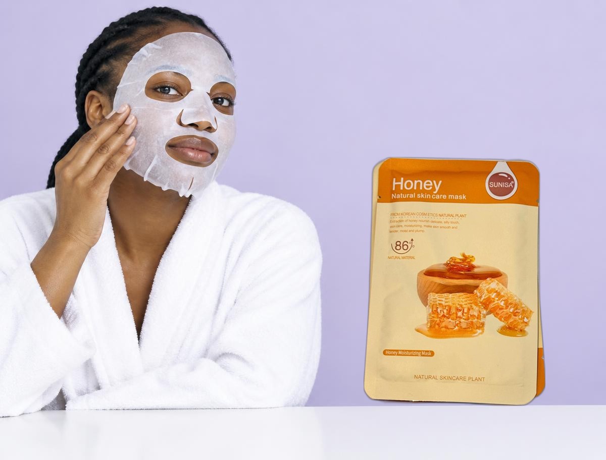 Mise en scène publicitaire de Sunisa — Masque Miel