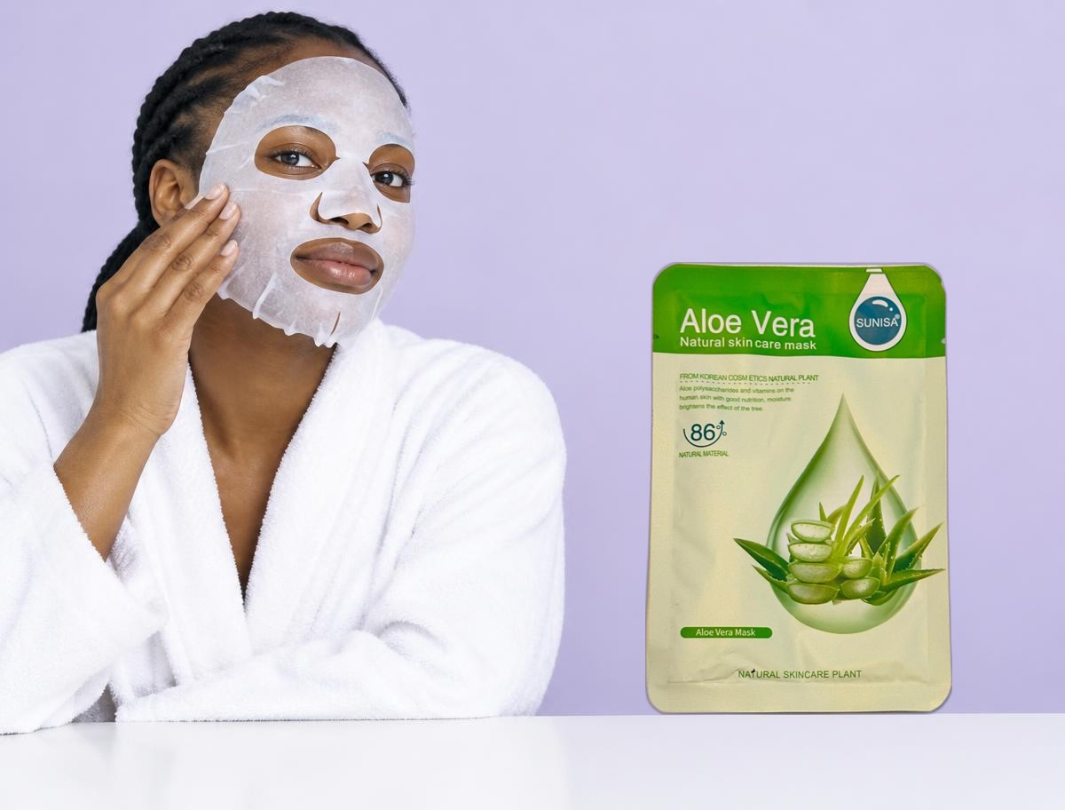 Mise en scène publicitaire de Sunisa — Masque Aloe Vera